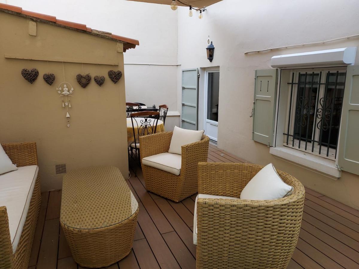 Rez-De-Chaussee Privatif Spacieux 3* D'Une Villa Centre Ville Hyeres Exterior photo